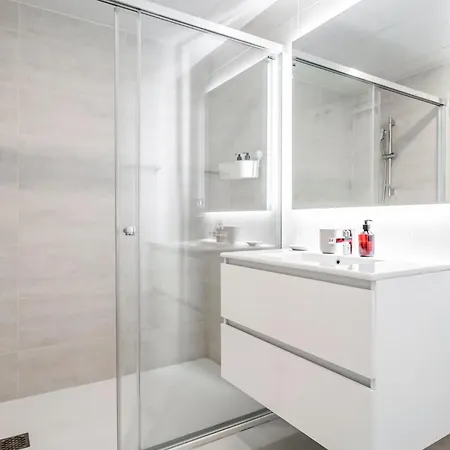 Stunning In With Wifi Apartment