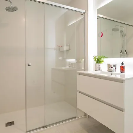 Stunning In With Wifi Apartment *